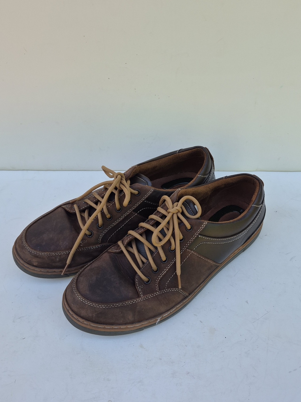 Florsheim Brown Leather Lace-Up Casual Sneakers with Tan Laces
